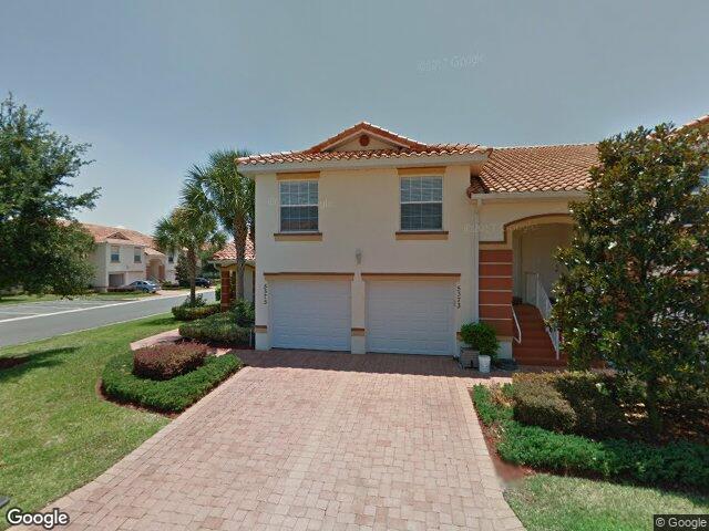 5375 compass pt #04, oxford,  FL 34484