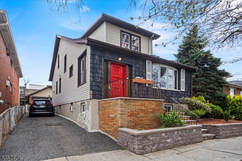 218 8th st, fairview,  NJ 07022
