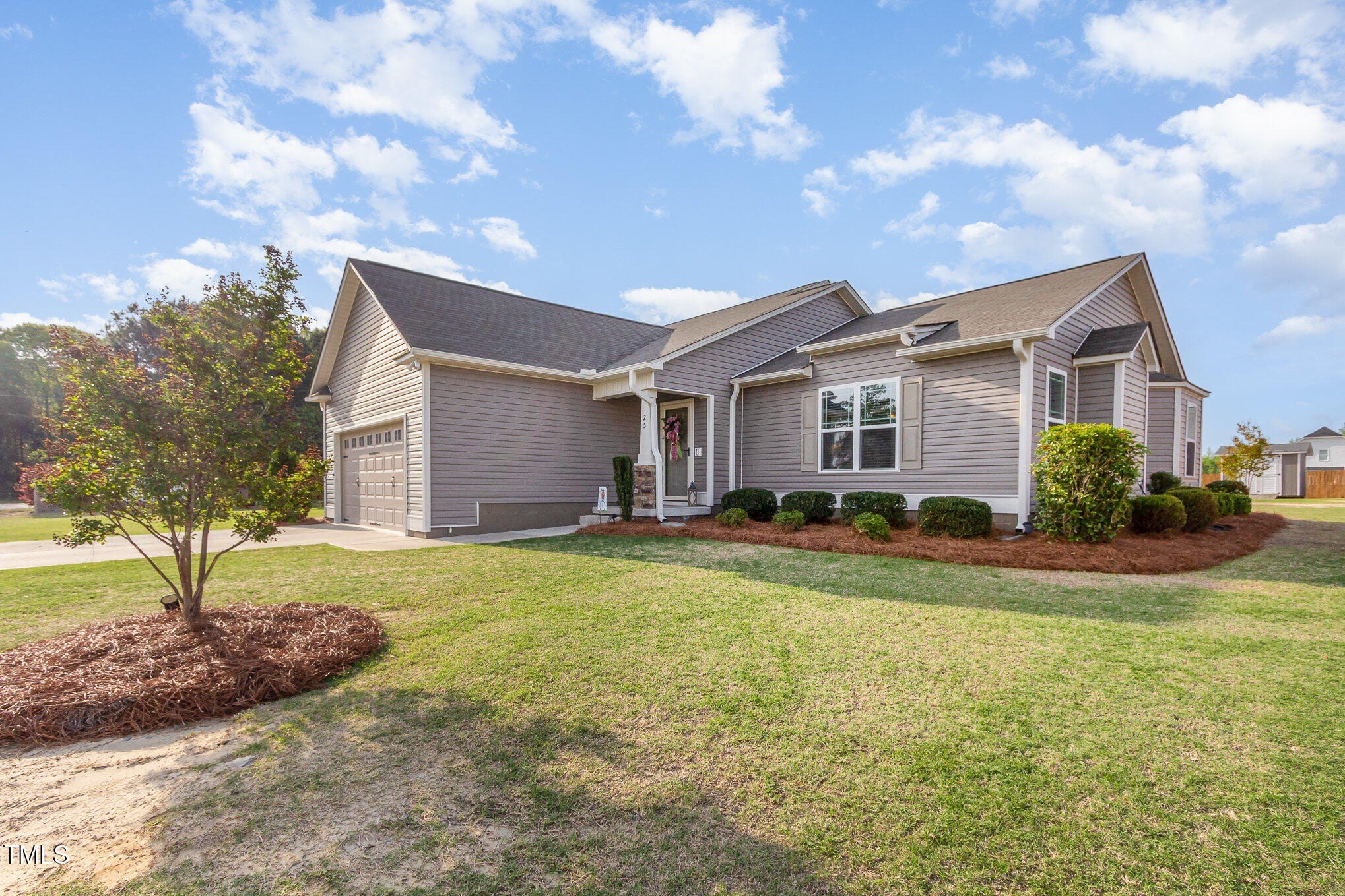 25 cornfield ln, benson,  NC 27504