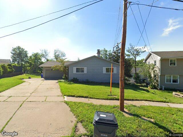 917 belmont parkway nw, cedar rapids,  IA 92405
