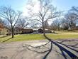 425 s woodland dr, kansas city,  MO 64118