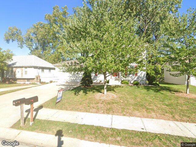 924 se gingerbread ln, blue springs,  MO 64014