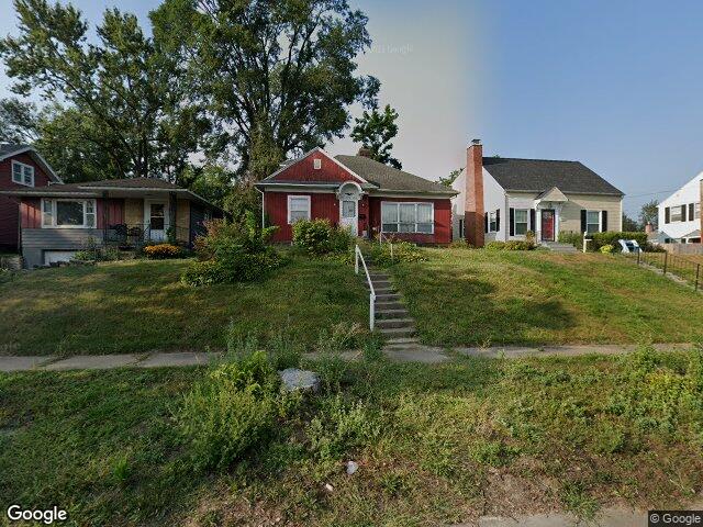 327 23rd st ne, cedar rapids,  IA 52402