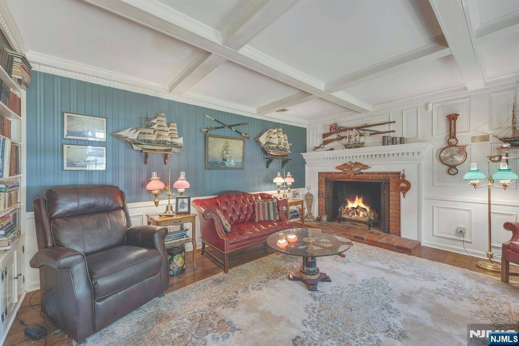 57 thunderbird dr, oakland,  NJ 07436