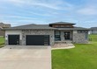 106 sunflower dr, fairfax,  IA 52228