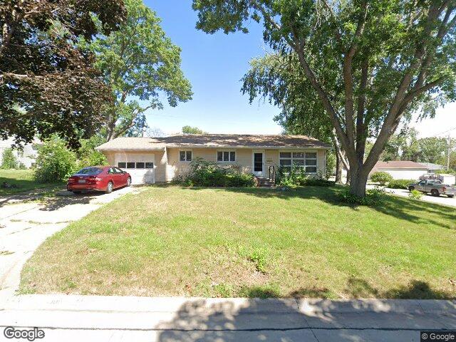 1505 maplecrest dr, marion,  IA 52302
