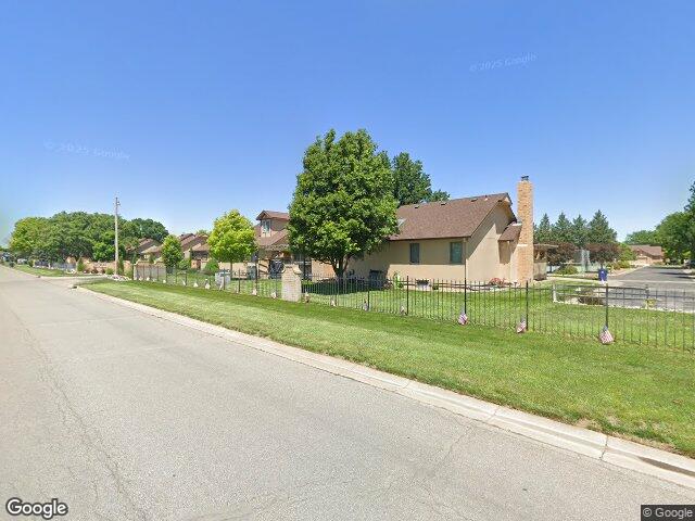 1043 burr oak ln, salina,  KS 67401