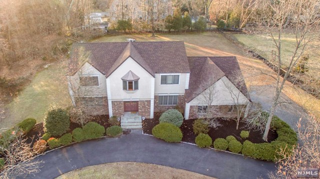7 herbst rd, old tappan,  NJ 07675