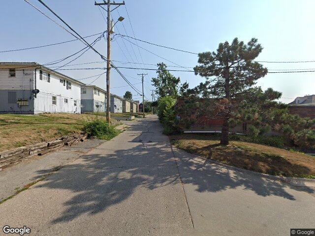 8806 zeppelin ave ne, cedar rapids,  IA 52402