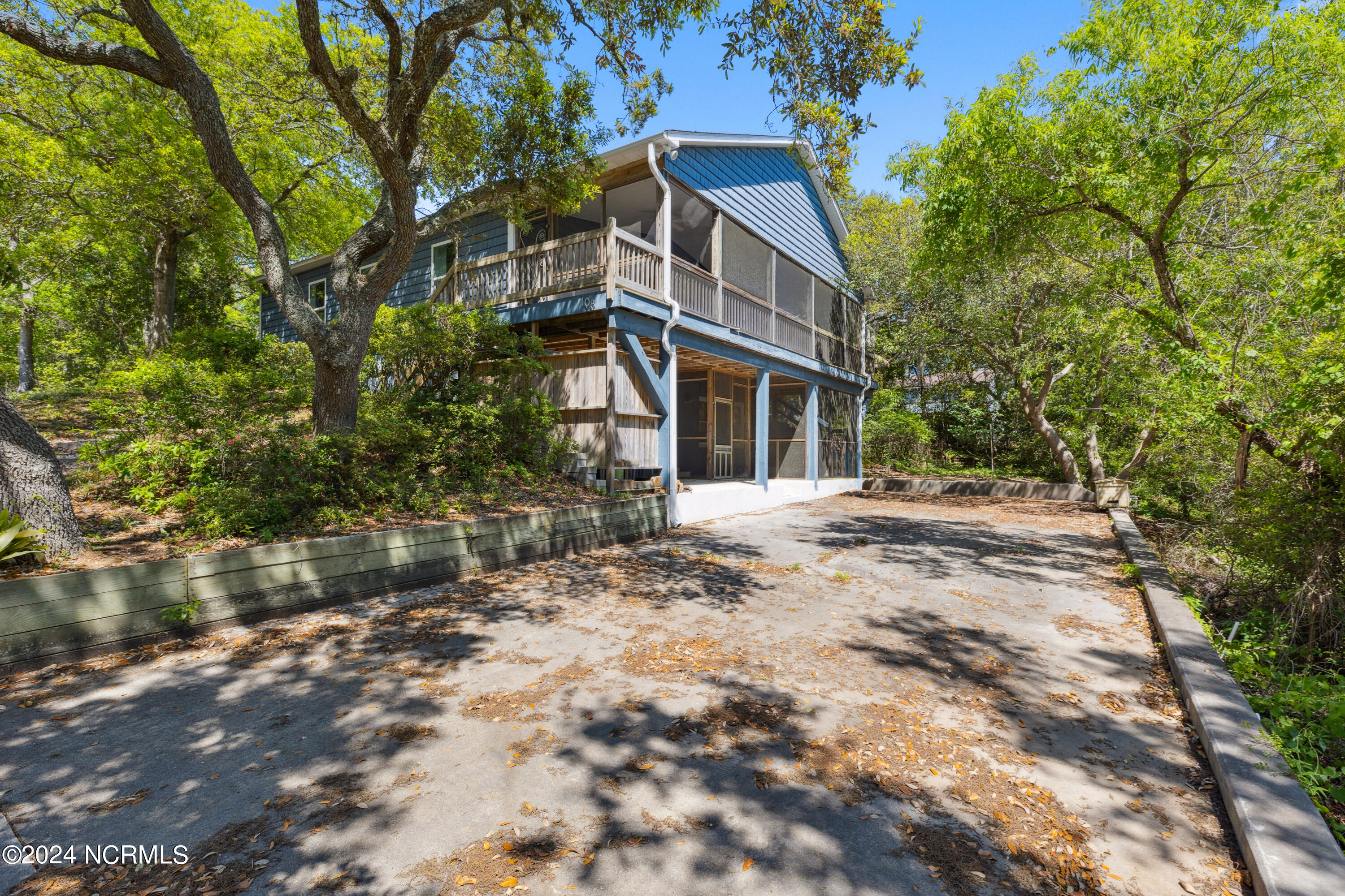 108 se 37th st, oak island,  NC 28465