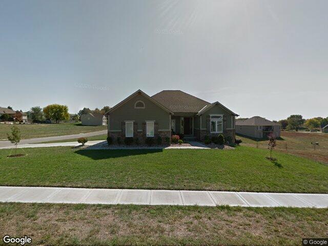 13283 davis ave, bonner springs,  KS 66012