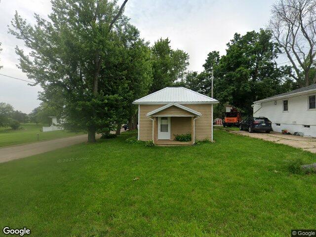 101 high ave, springville,  IA 52336