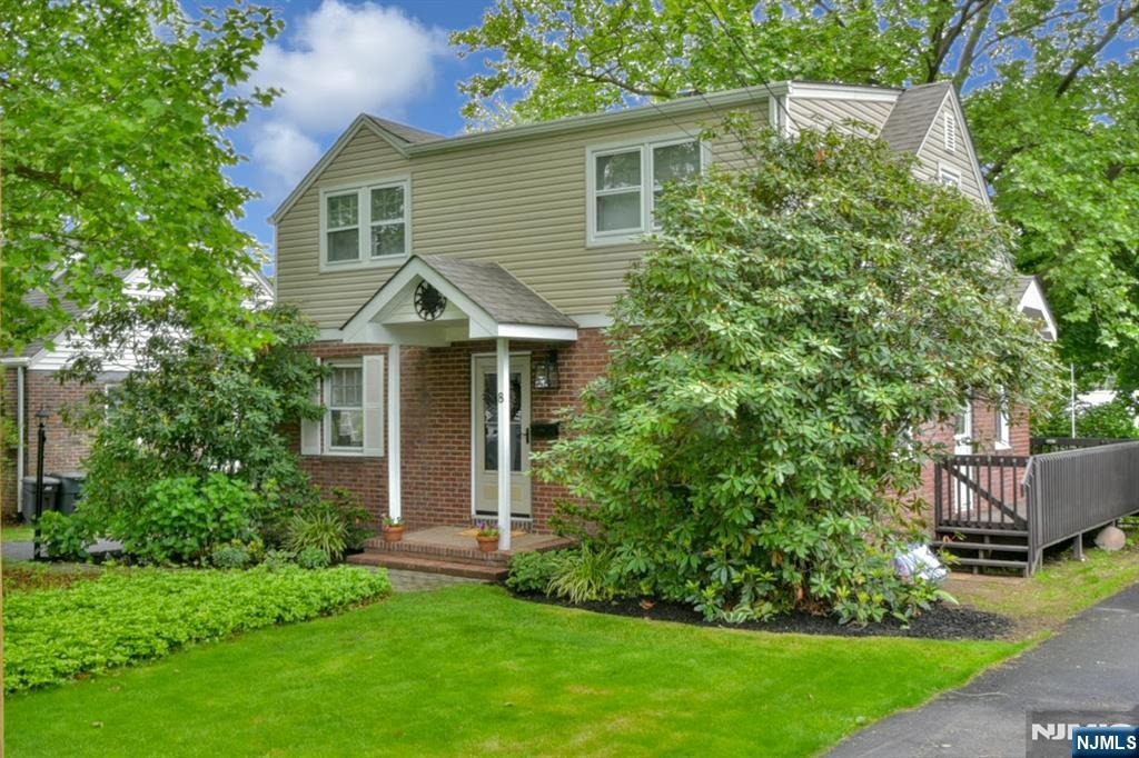 8 highland ave, dumont,  NJ 07628