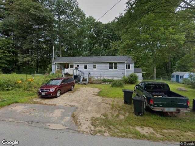 37 lisa ave, raymond,  NH 03077