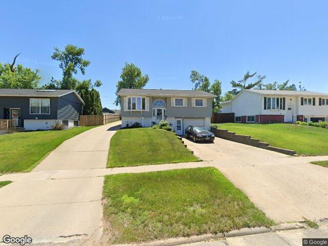 915 krumboltz dr, marion,  IA 52302