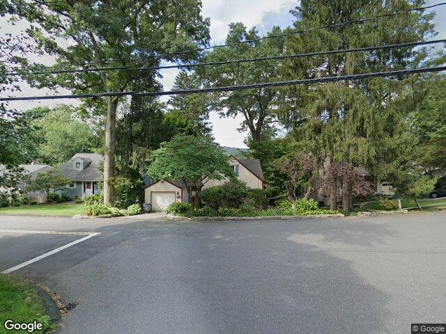 101 lakeshore dr, oakland,  NJ 07436