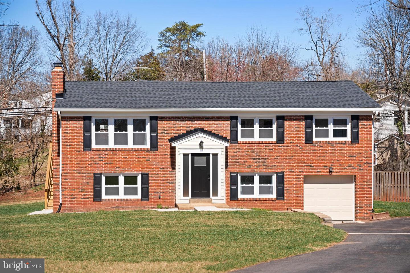 8601 fort dr, manassas,  VA 20110