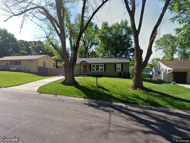 8601 w 69th st, overland park,  KS 66204
