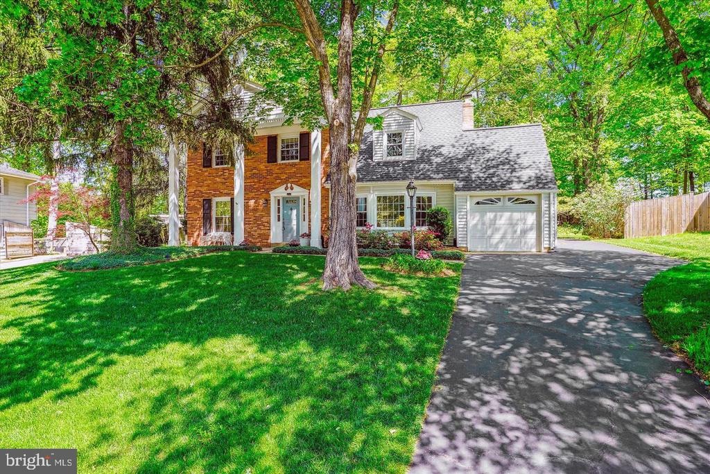 8659 weir st, manassas,  VA 20110