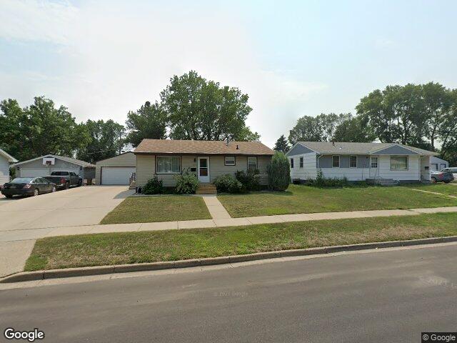 1213 sunset blvd, minot,  ND 58703
