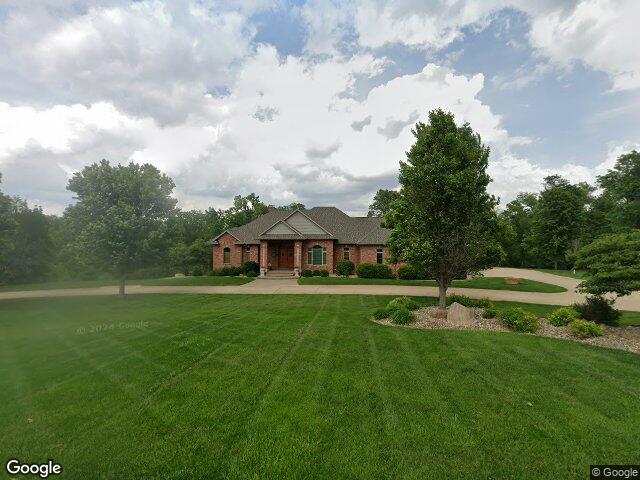 2101 blue heron dr, springville,  IA 52336