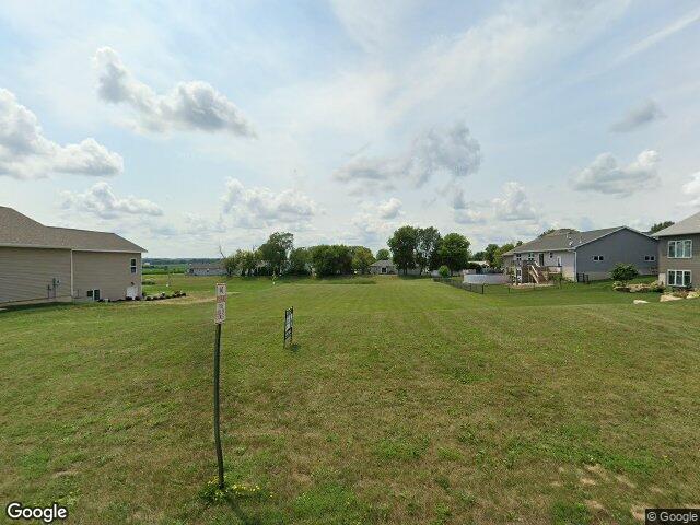 815 main st s, center point,  IA 52213
