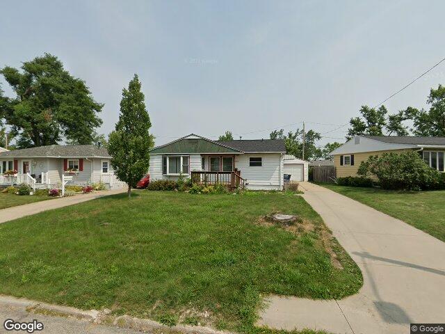 1048 clifton st ne, cedar rapids,  IA 52402