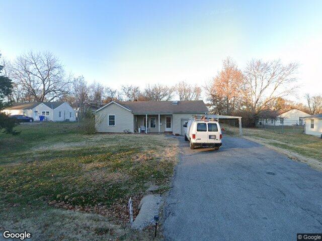 604 ne 73rd ter, kansas city,  MO 64118