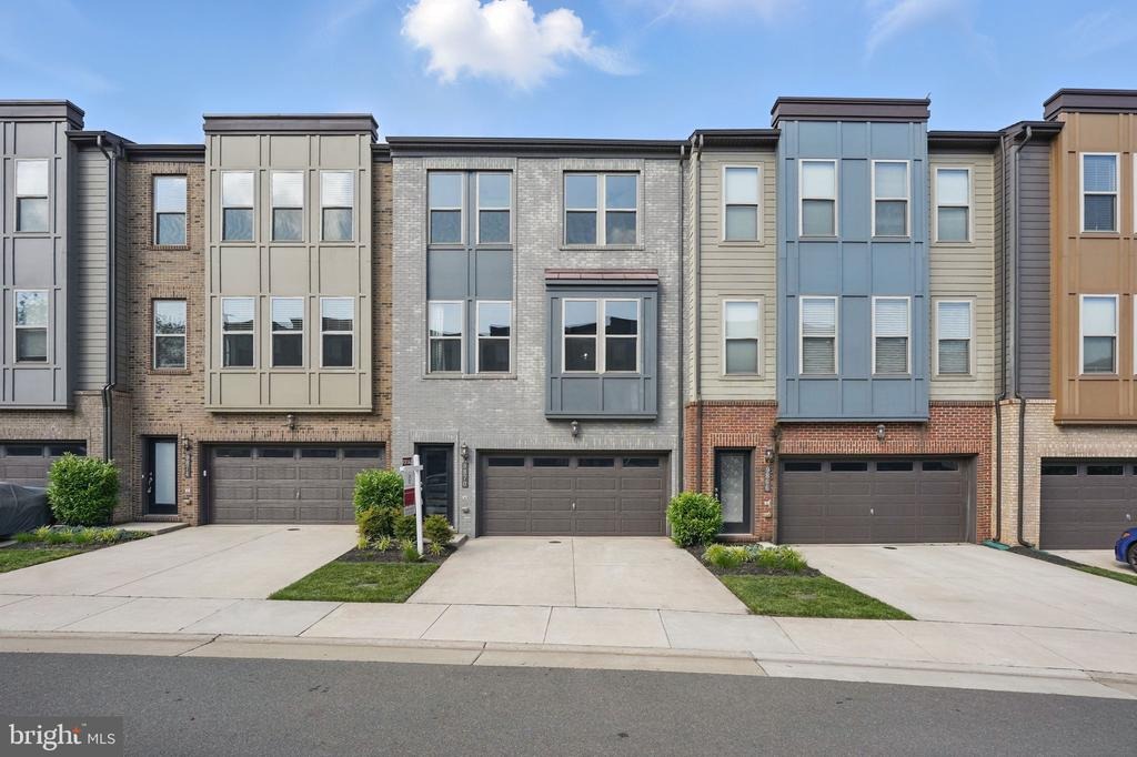 9870 buchanan loop, manassas,  VA 20110