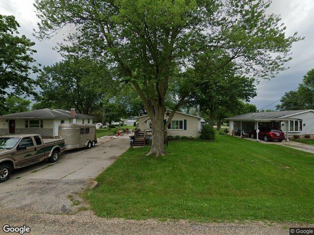 903 park ave, center point,  IA 52213