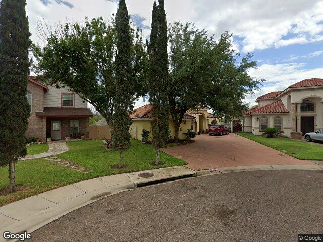 301 cambridge loop, laredo,  TX 78045
