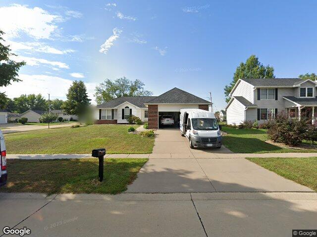 1405 lyndhurst dr, hiawatha,  IA 52233