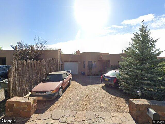 121 del rio dr, santa fe,  NM 87501