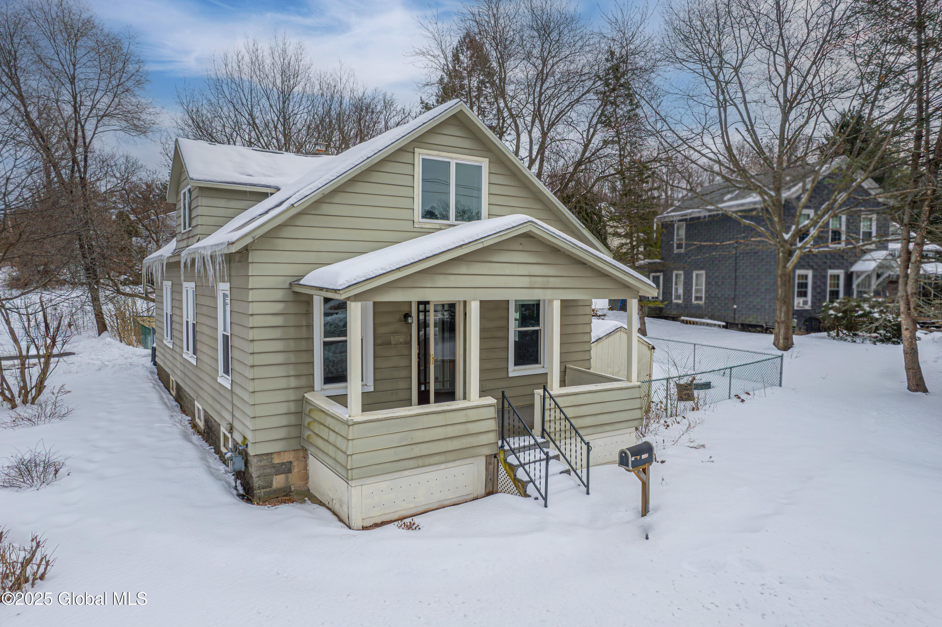 1336 van antwerp rd, schenectady,  NY 12309