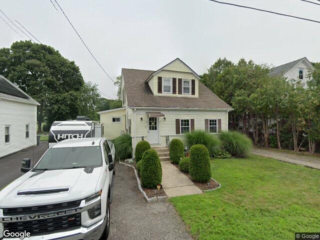 72 sayles ave, warwick,  RI 02889