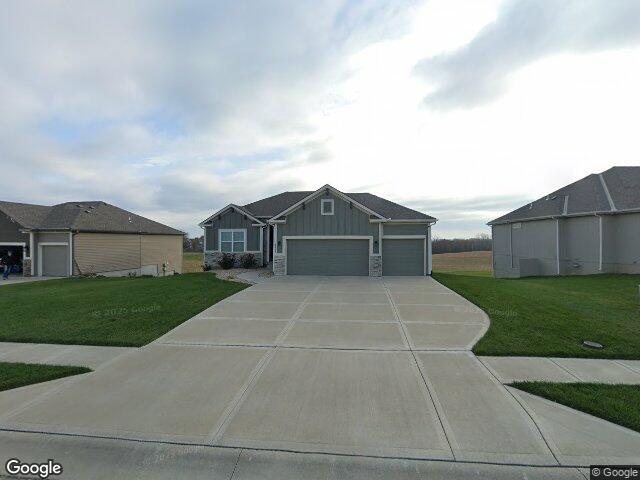 17605 grey hawke rdg, smithville,  MO 64089