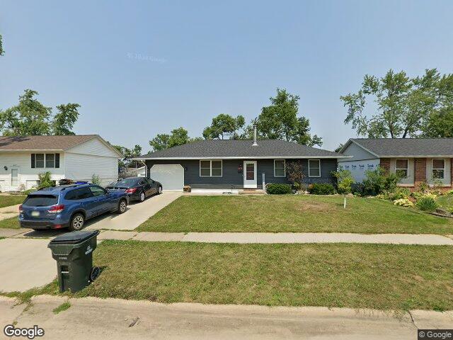 6216 langdon ave sw, cedar rapids,  IA 52404