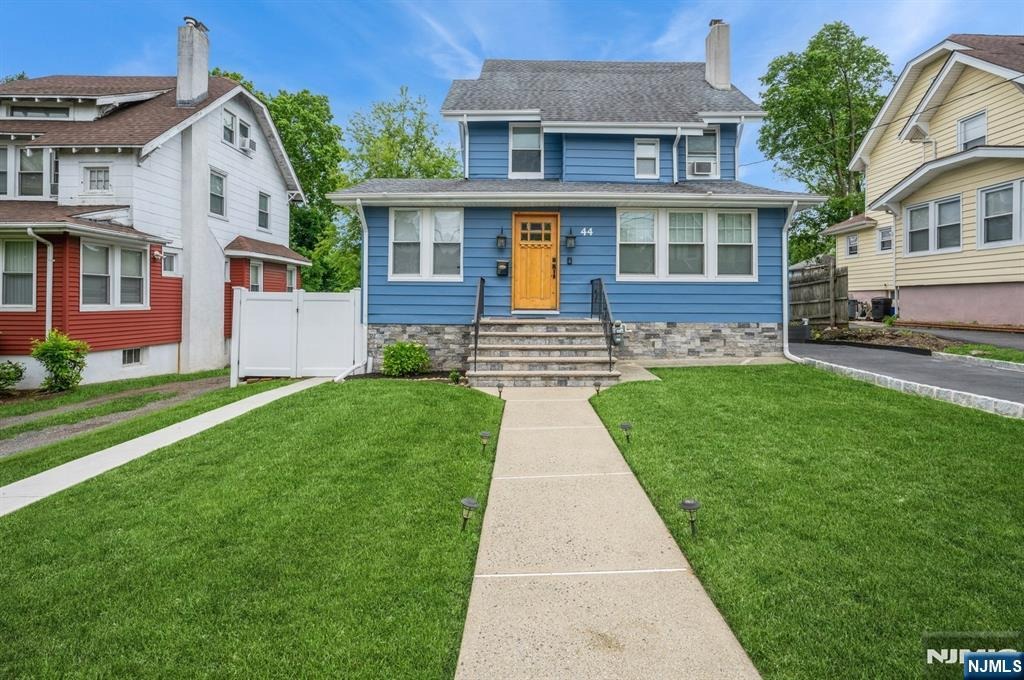 44 garden st, teaneck,  NJ 07666
