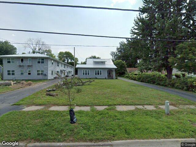 1602 & 1606 oakland road ne, cedar rapids,  IA 52402