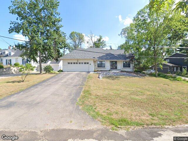 306 linden ter se, cedar rapids,  IA 52403