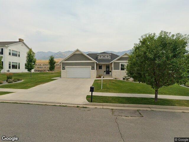 84 n 820 e, hyde park,  UT 84318