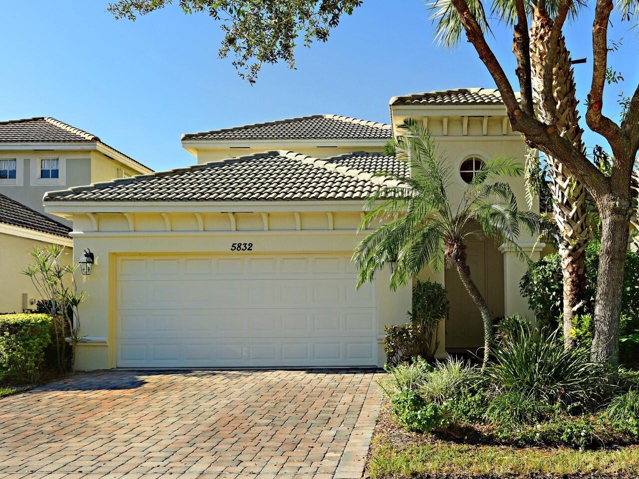 5832 se crooked oak ave, hobe sound,  FL 33455