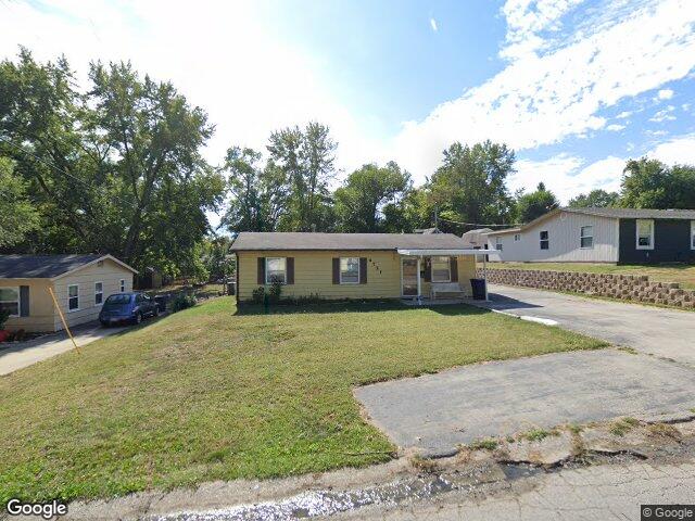 4721 oak grove rd, kansas city,  KS 66106