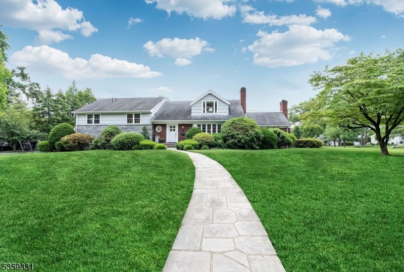 32 lowell rd, glen rock,  NJ 07452