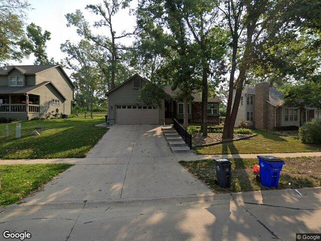 3740 old orchard rd ne, cedar rapids,  IA 52402