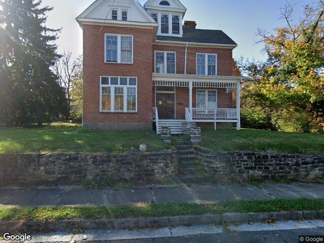 19 1st st sw, pulaski,  VA 24301