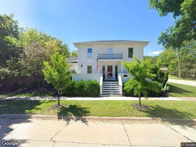 519 2nd ave nw, mount vernon,  IA 52314