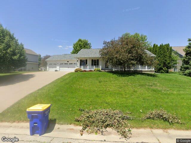 857 shade tree ct, lisbon,  IA 52253