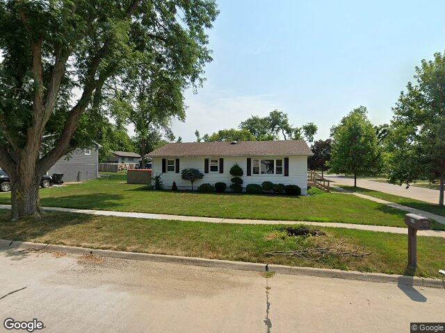 1613 southview dr nw, cedar rapids,  IA 52405