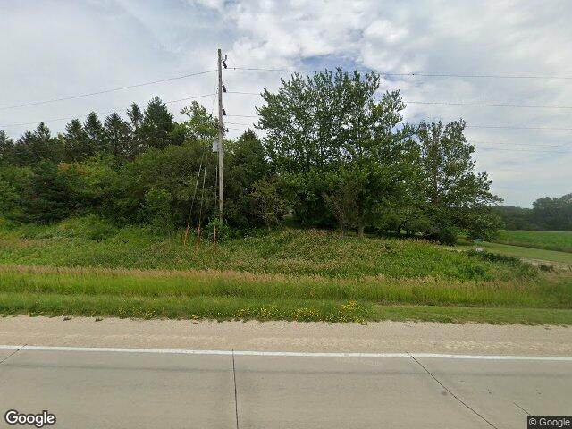 5555 troy mills rd, walker,  IA 52352